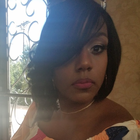 Meet your Posher, Davita - Picture 1 of 1